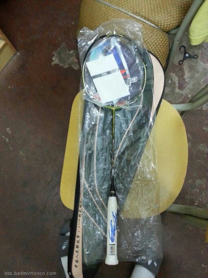 新款球拍+林丹签名