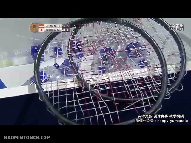 看比赛感觉桃田贤斗的拍子的框好像是纯盒式的