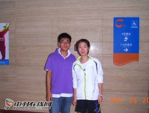 又翻出一张与八一队冯晨的合影,再来晒晒吧!加